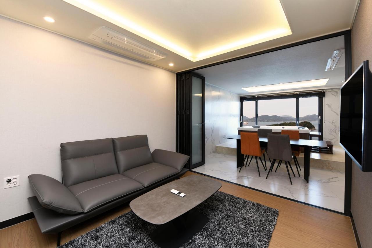 Utop Marina & 4*